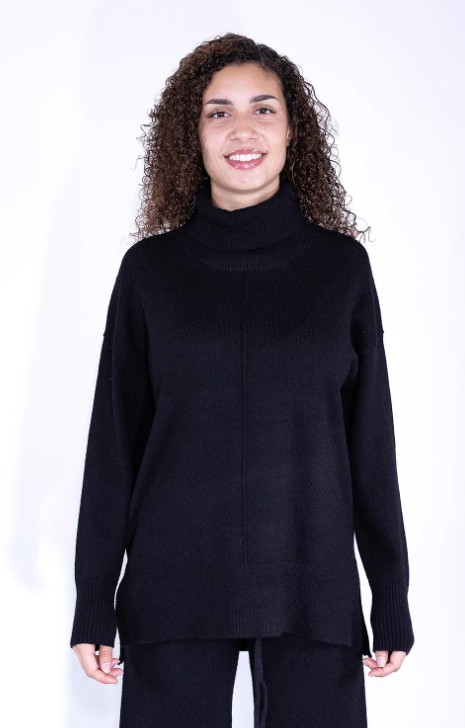 MAGLIONE A COLLO ALTO IN FILATO - immagine 4