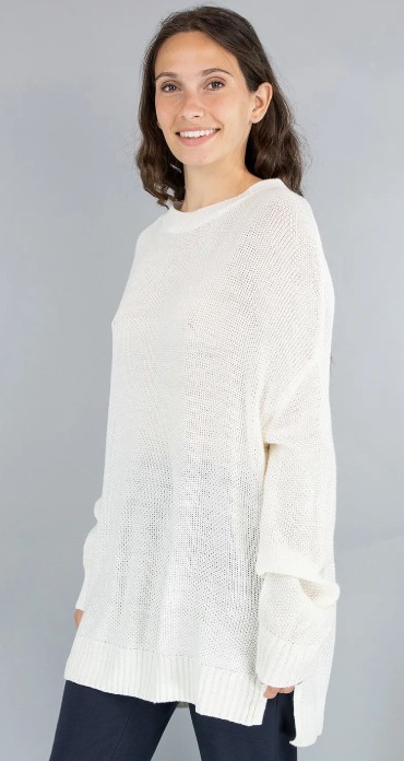 MAGLIONE CON SPACCHI LATERALI SUL FONDO - immagine 2